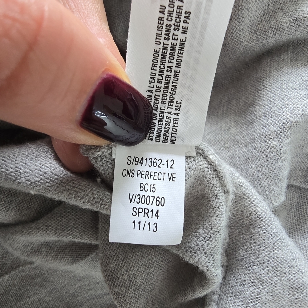 Gap Gray Women's Cardigan 70% Cotton 10% Silk Lightweight Size M - Picture 8 of 12